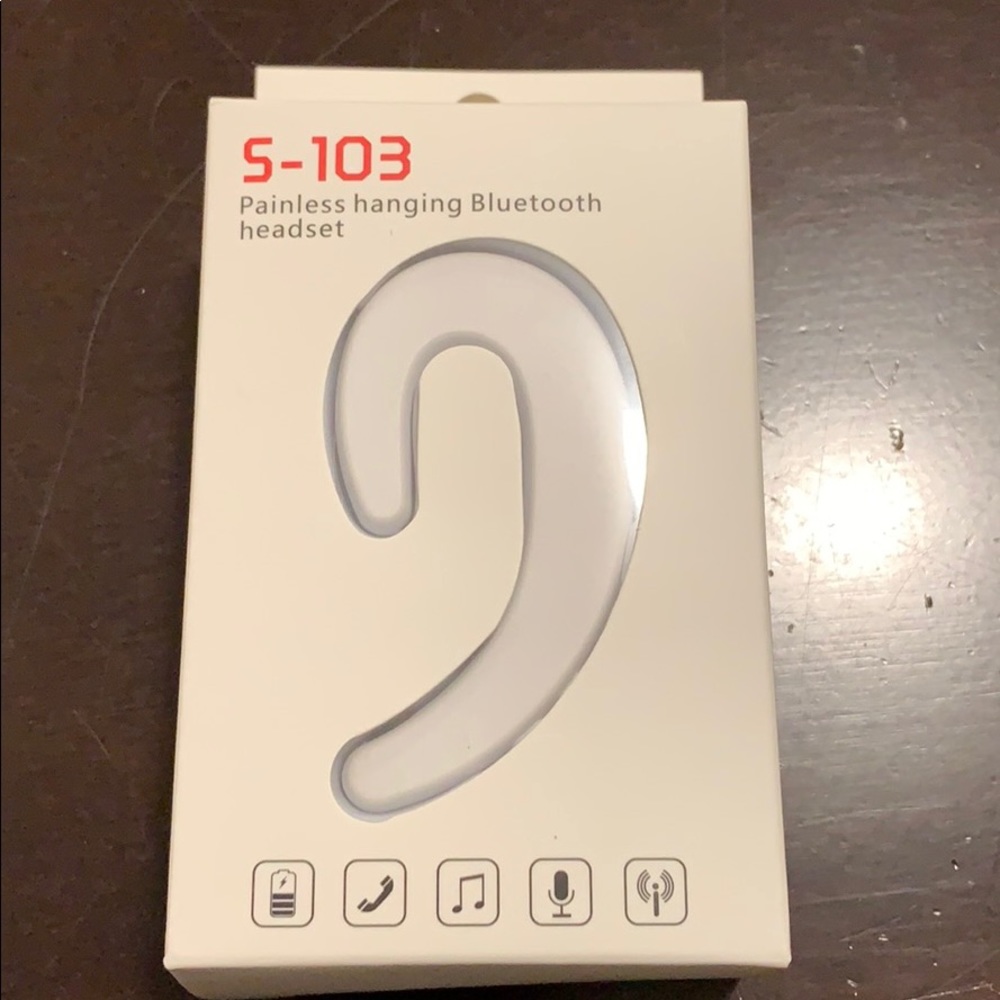 Painless hanging blue tooth headset.